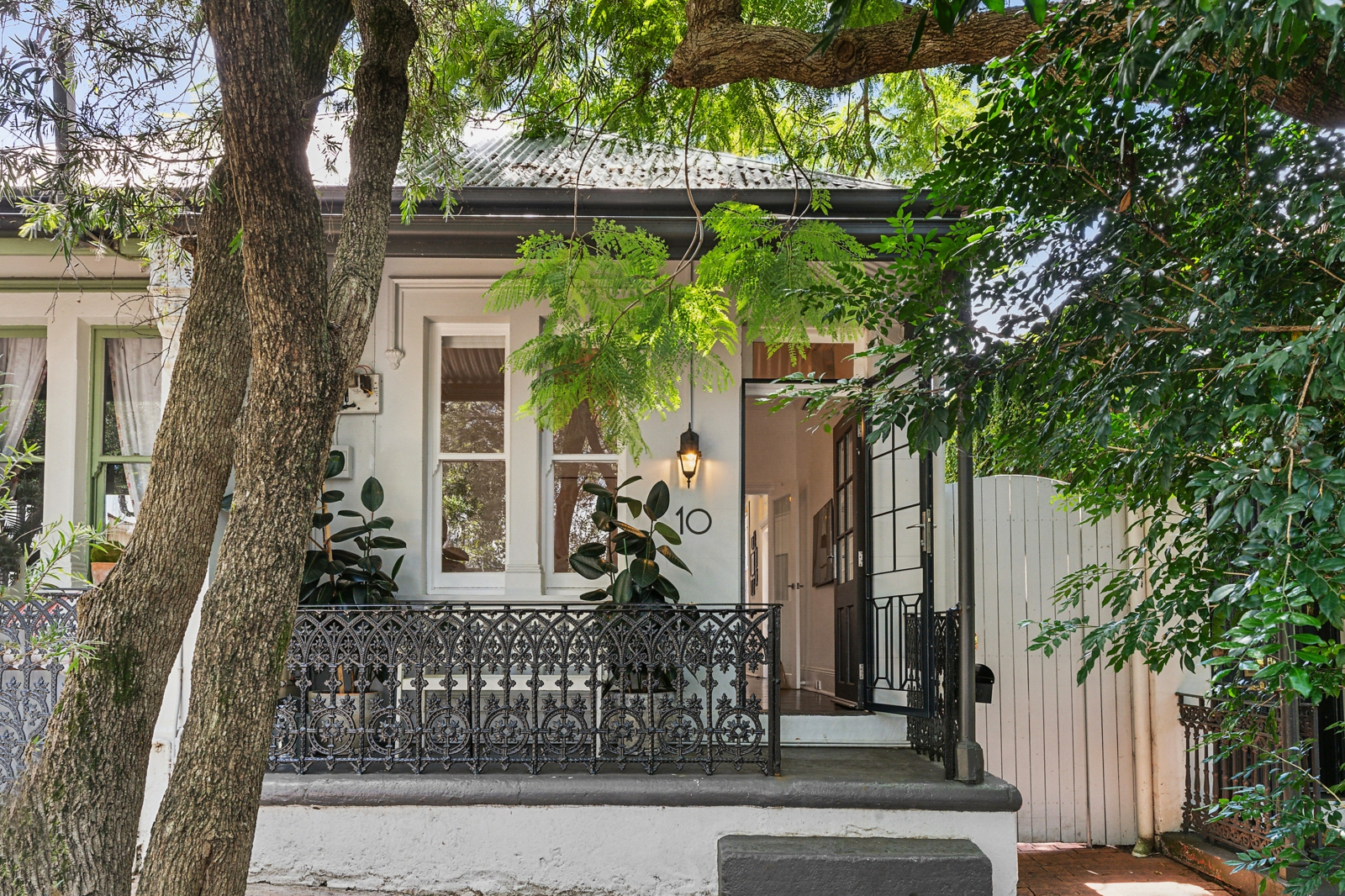 10 Carrington Street, BALMAIN