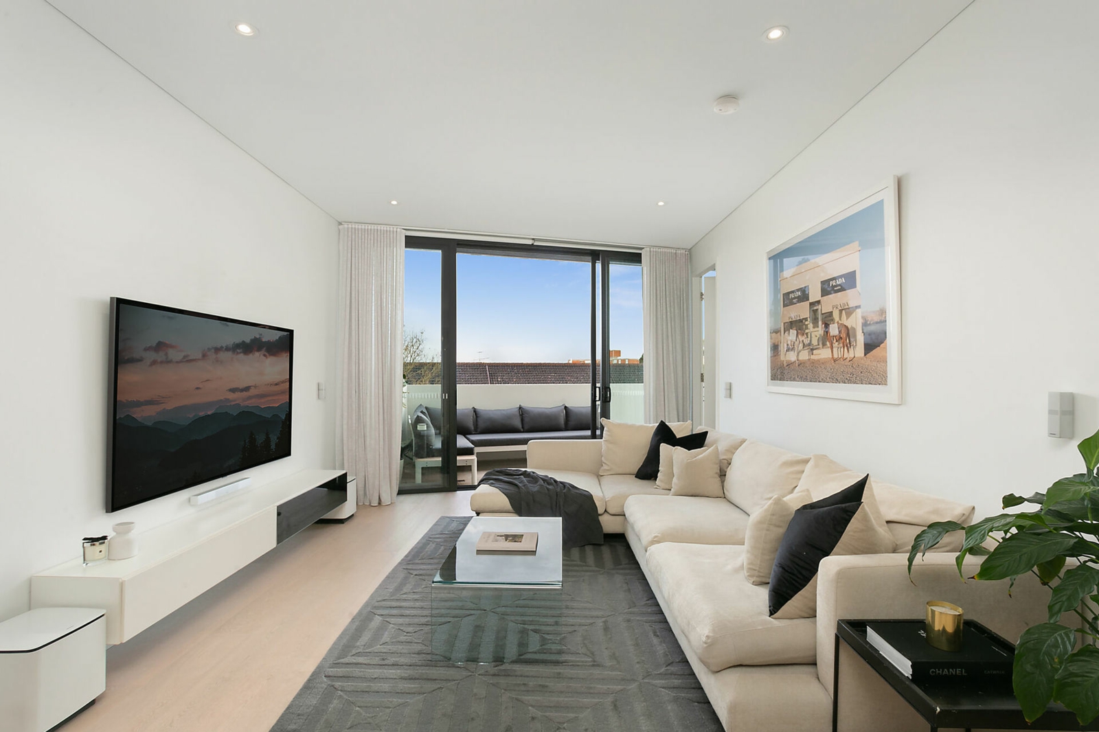 305/320 Military Road, CREMORNE