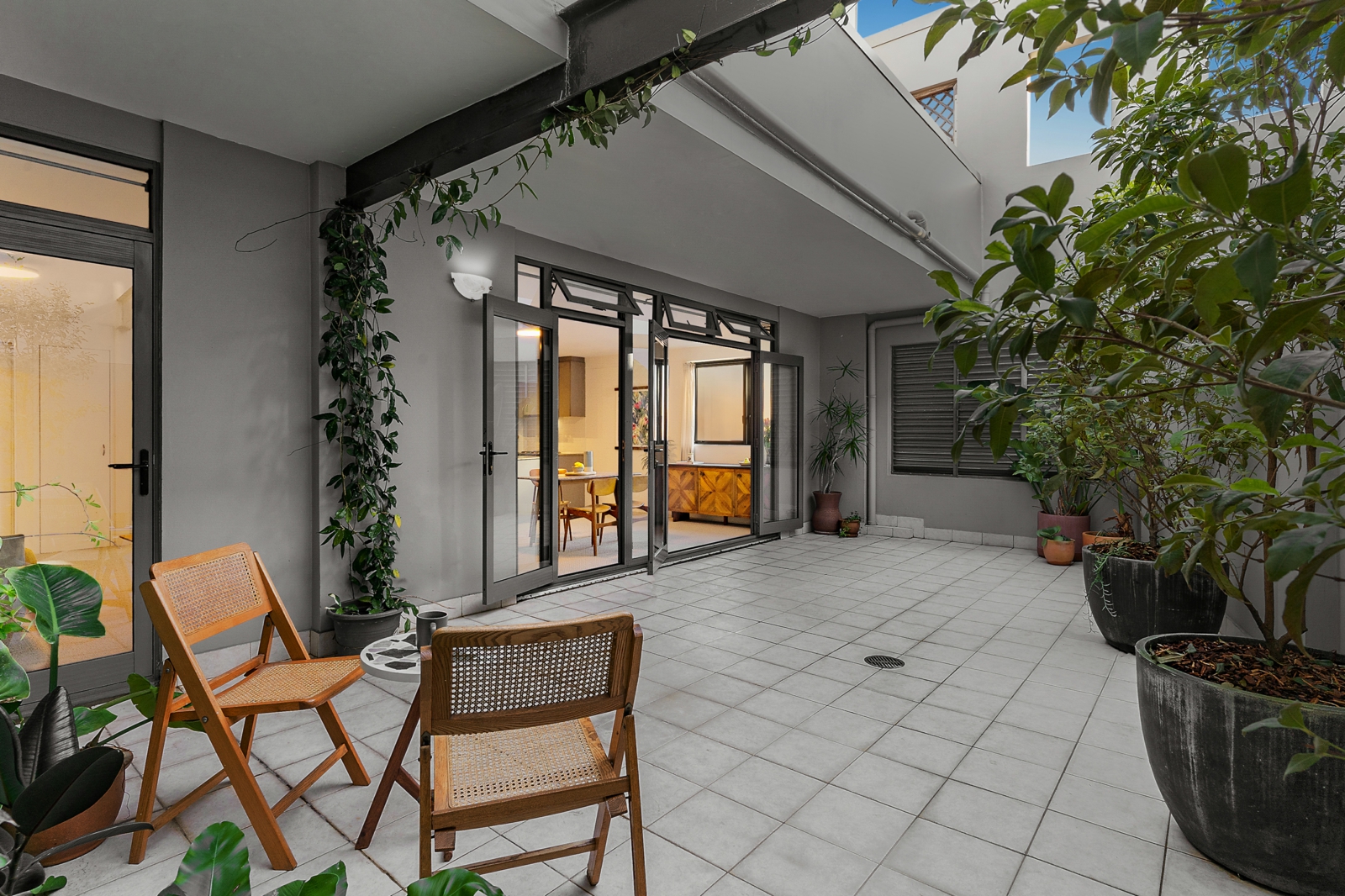 Courtyard_Dusk