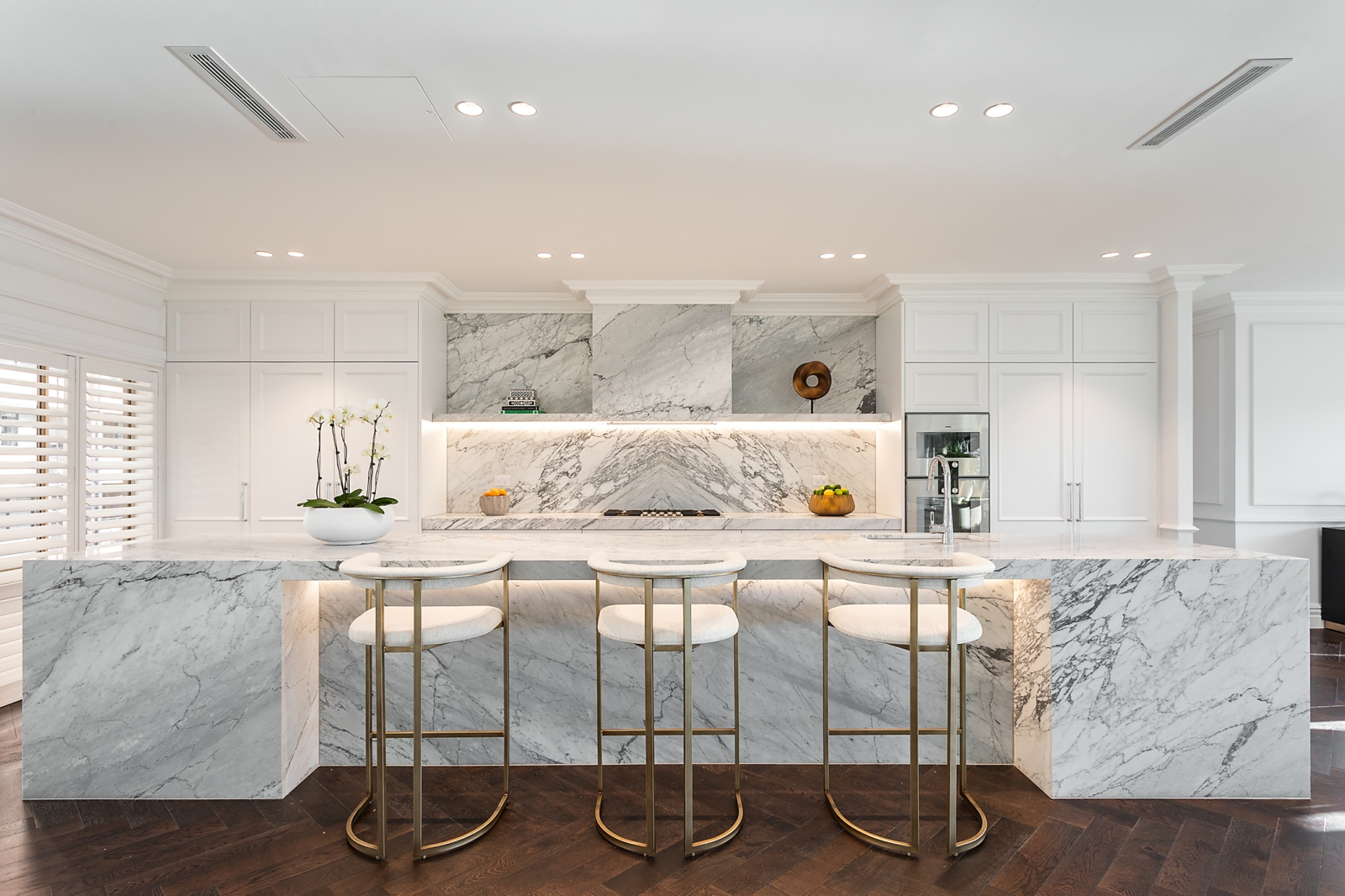 15 kitchen.jpg