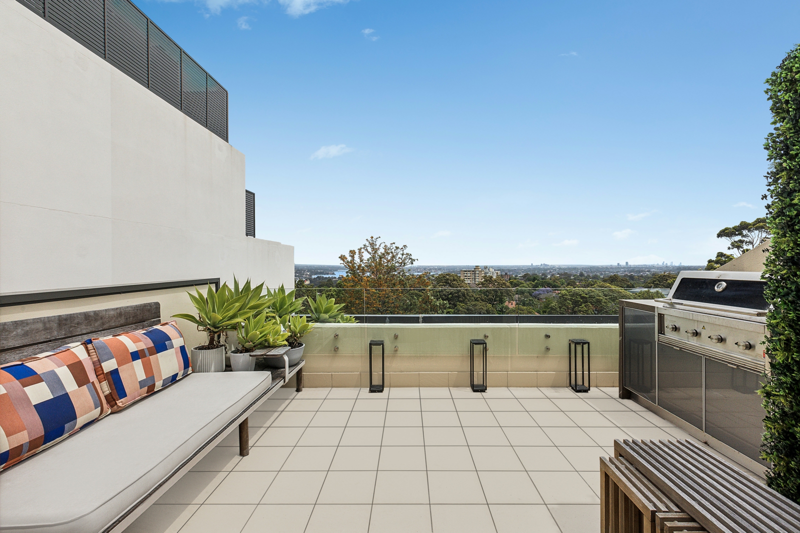 Balcony square on_v2