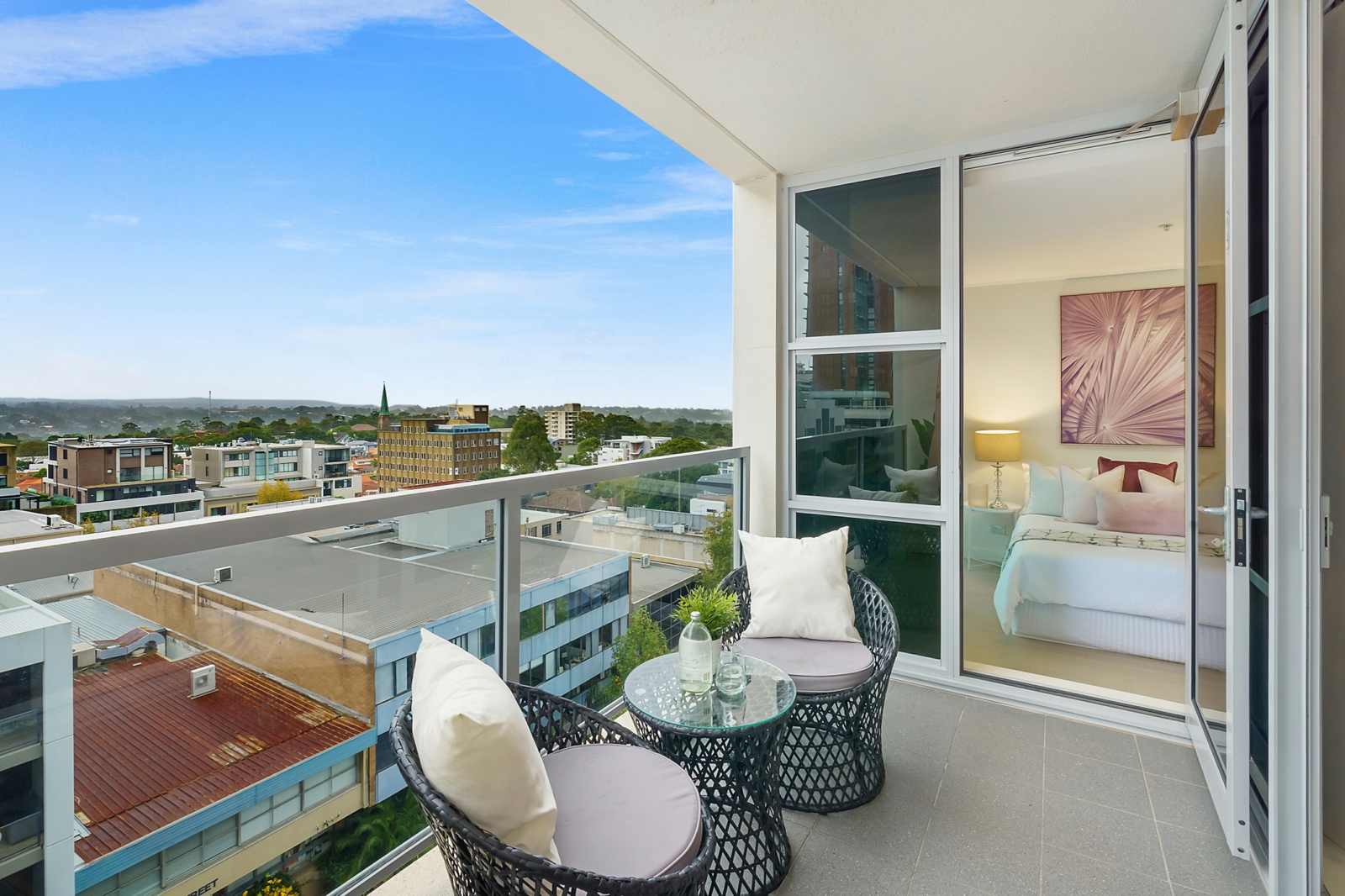 balcony_bedroom.jpg