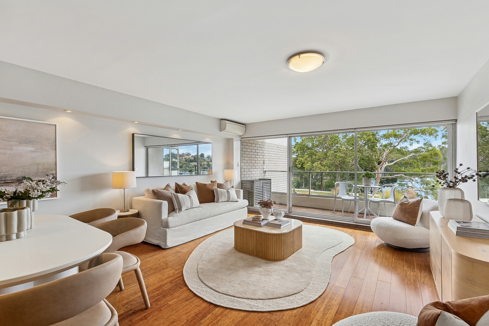 22/8 Munro Street, MCMAHONS POINT