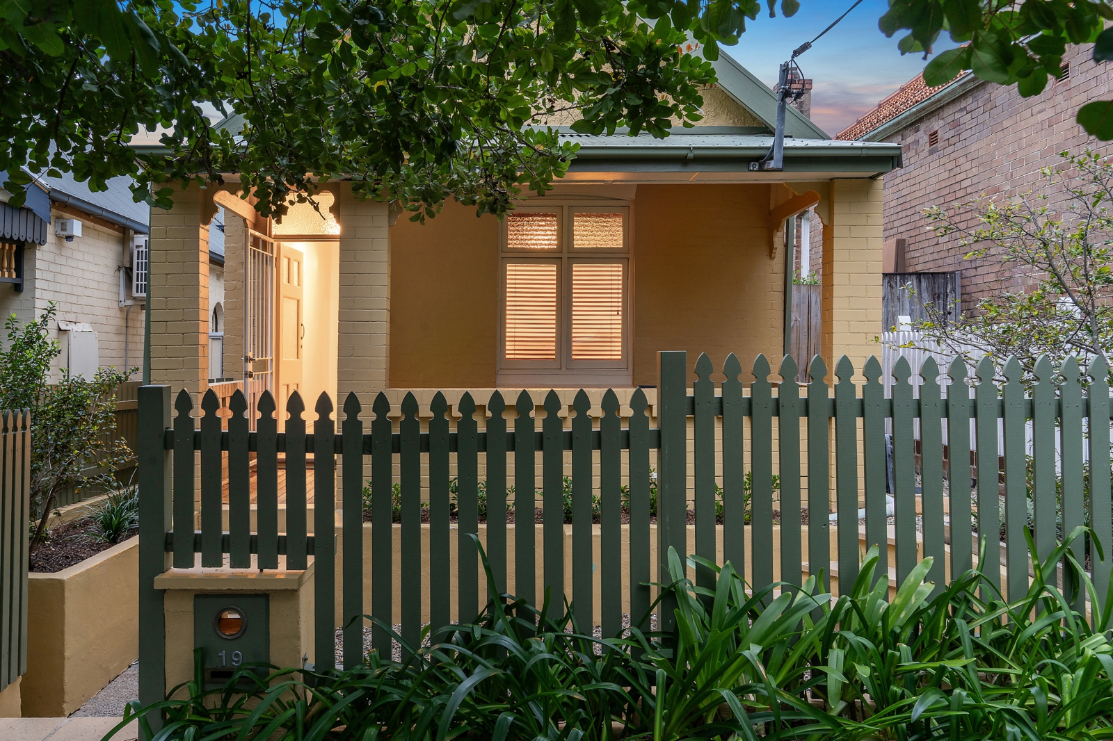 19 Plunkett Street, NAREMBURN