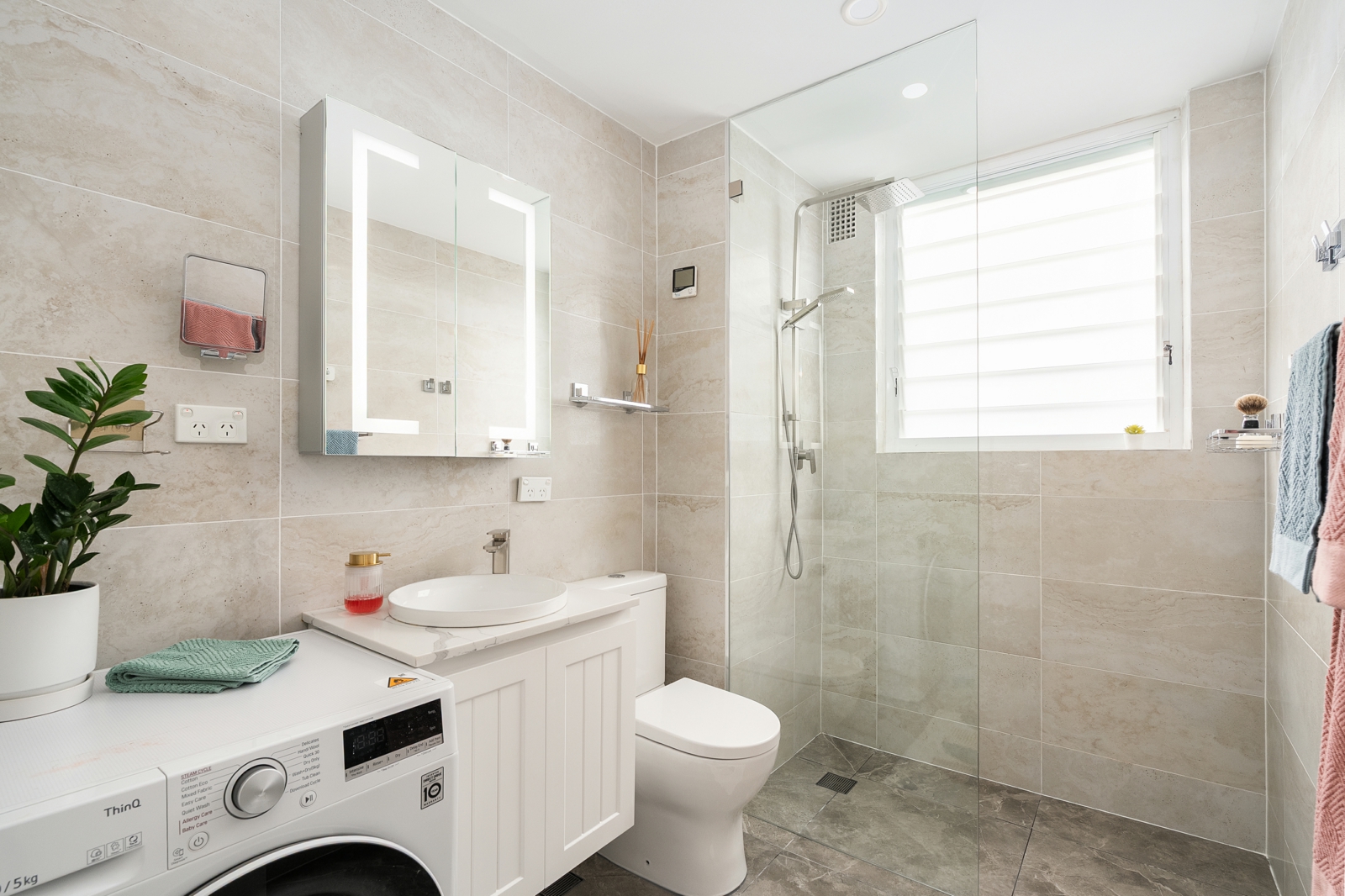 6 bath.jpg