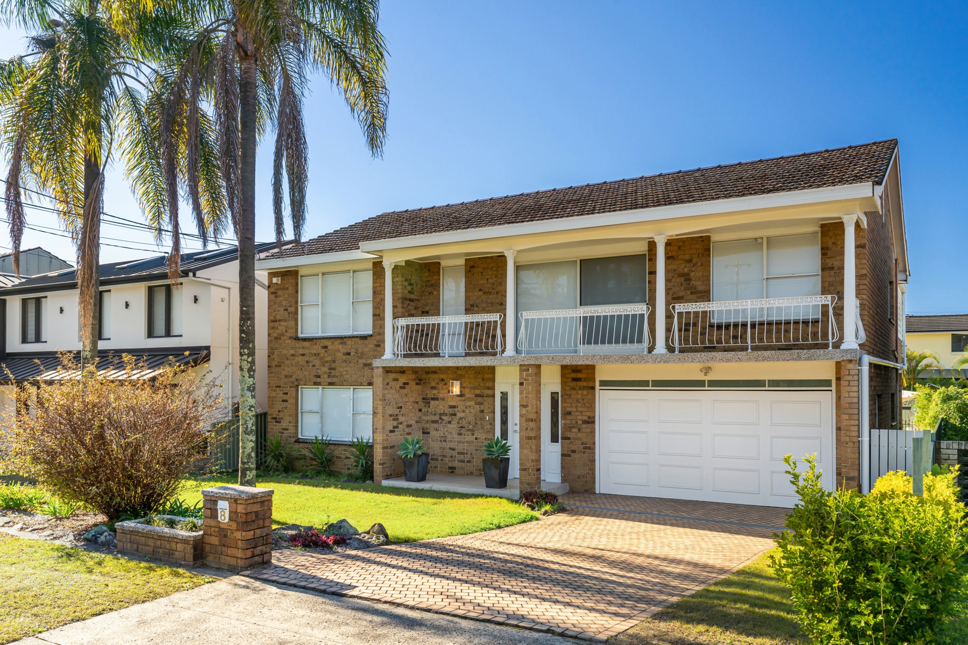 8 Hampton Road, SYLVANIA WATERS