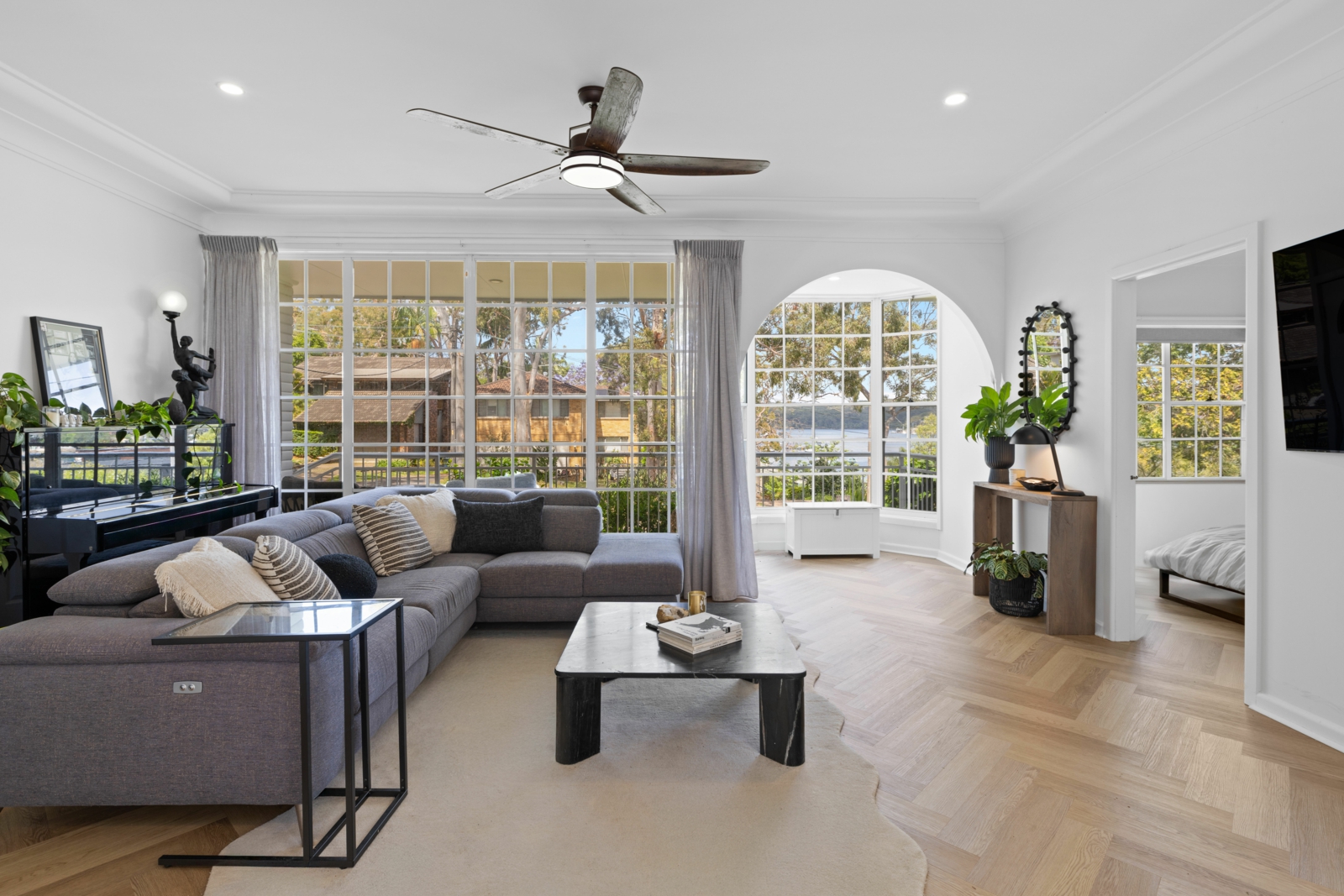 9 Waterview Avenue, CARINGBAH SOUTH