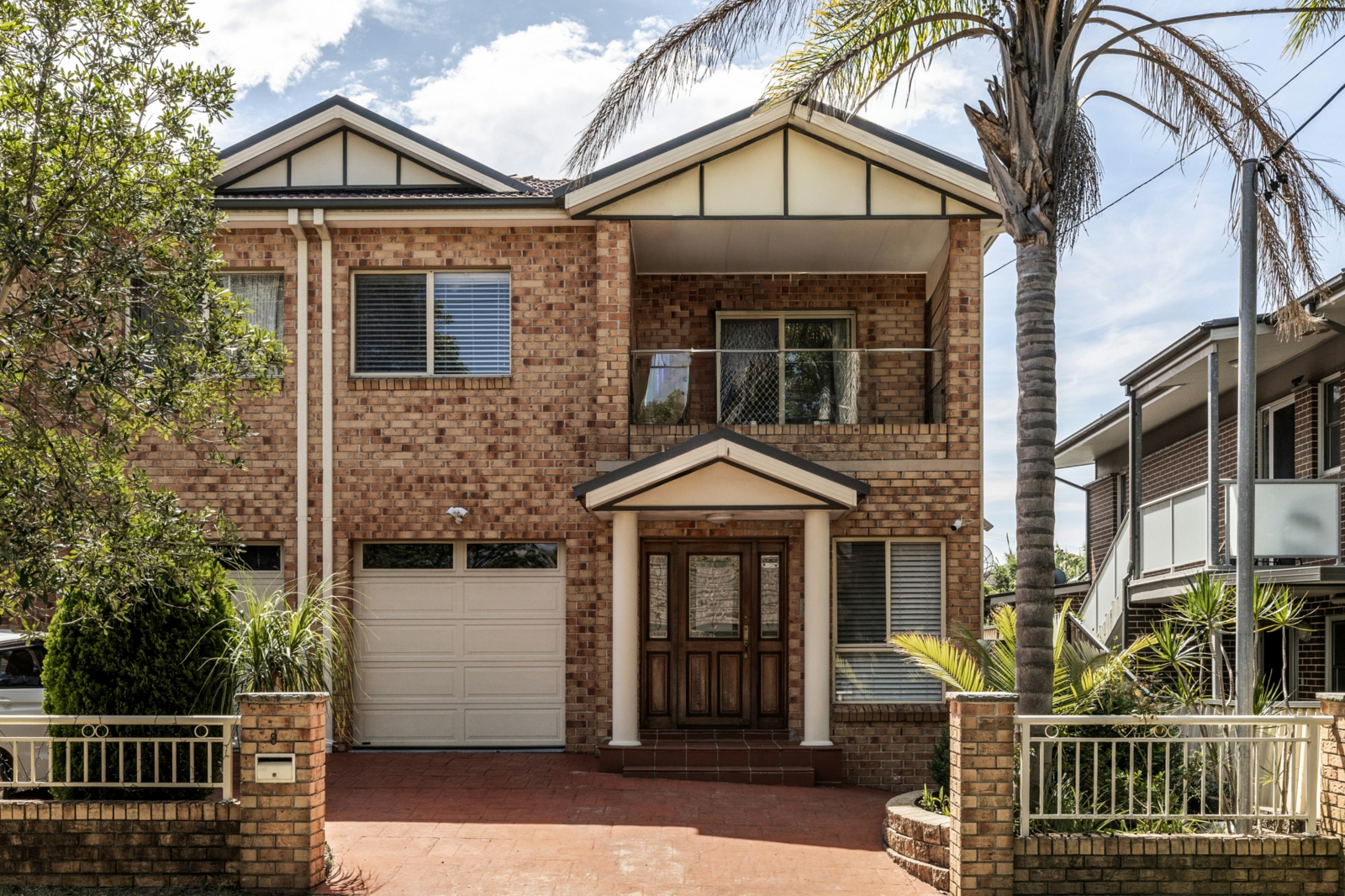 8 Loader Avenue, BEVERLY HILLS