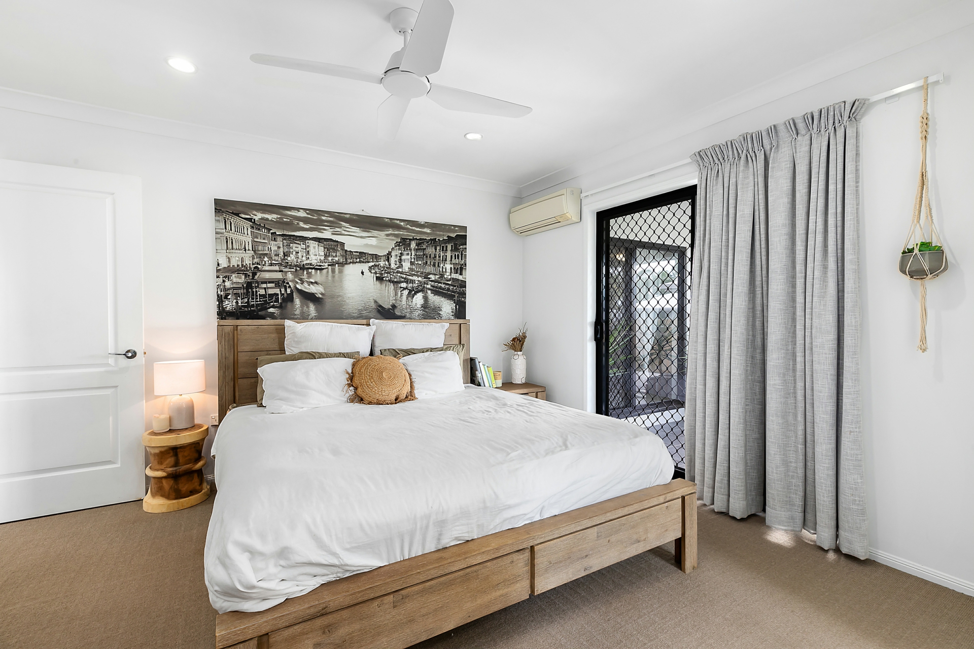 Bedroom_Master 4