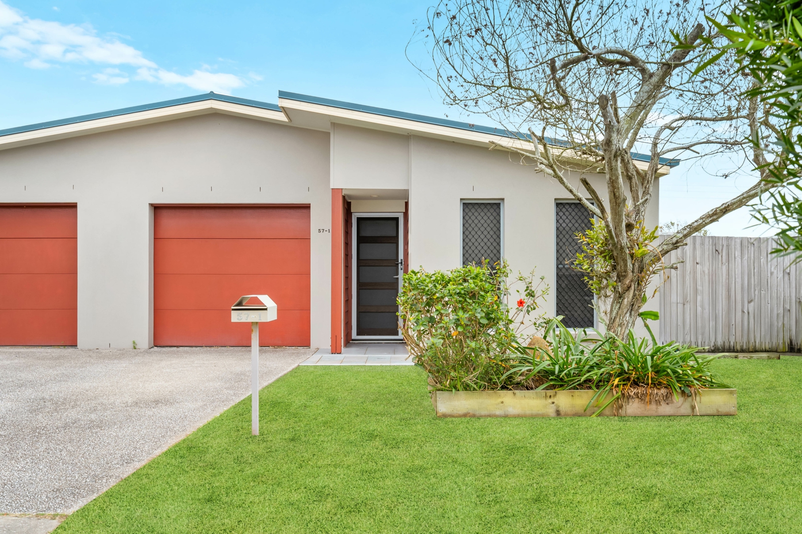 1/57 Phoenix Crescent, RURAL VIEW