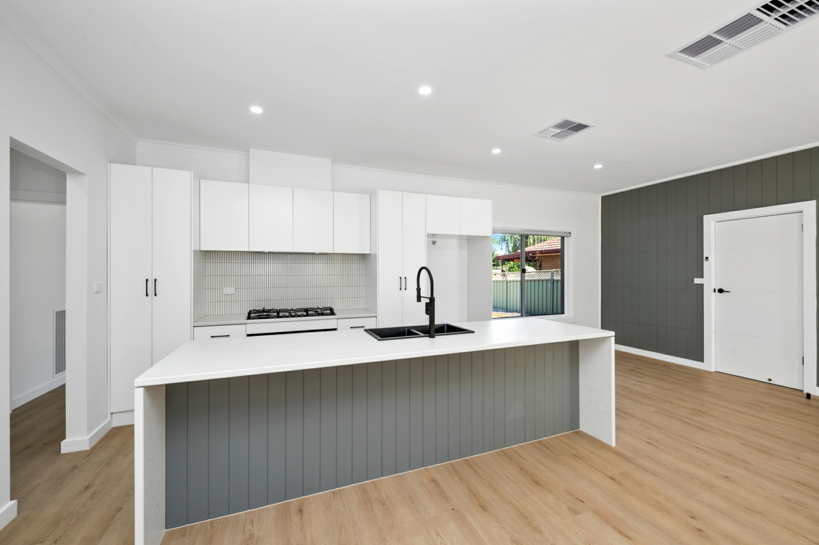 33 Retreat Road, FLORA HILL