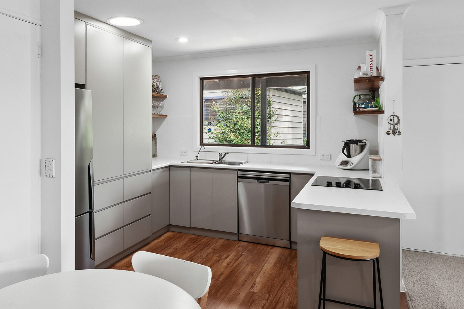 Dining Kitchen_a