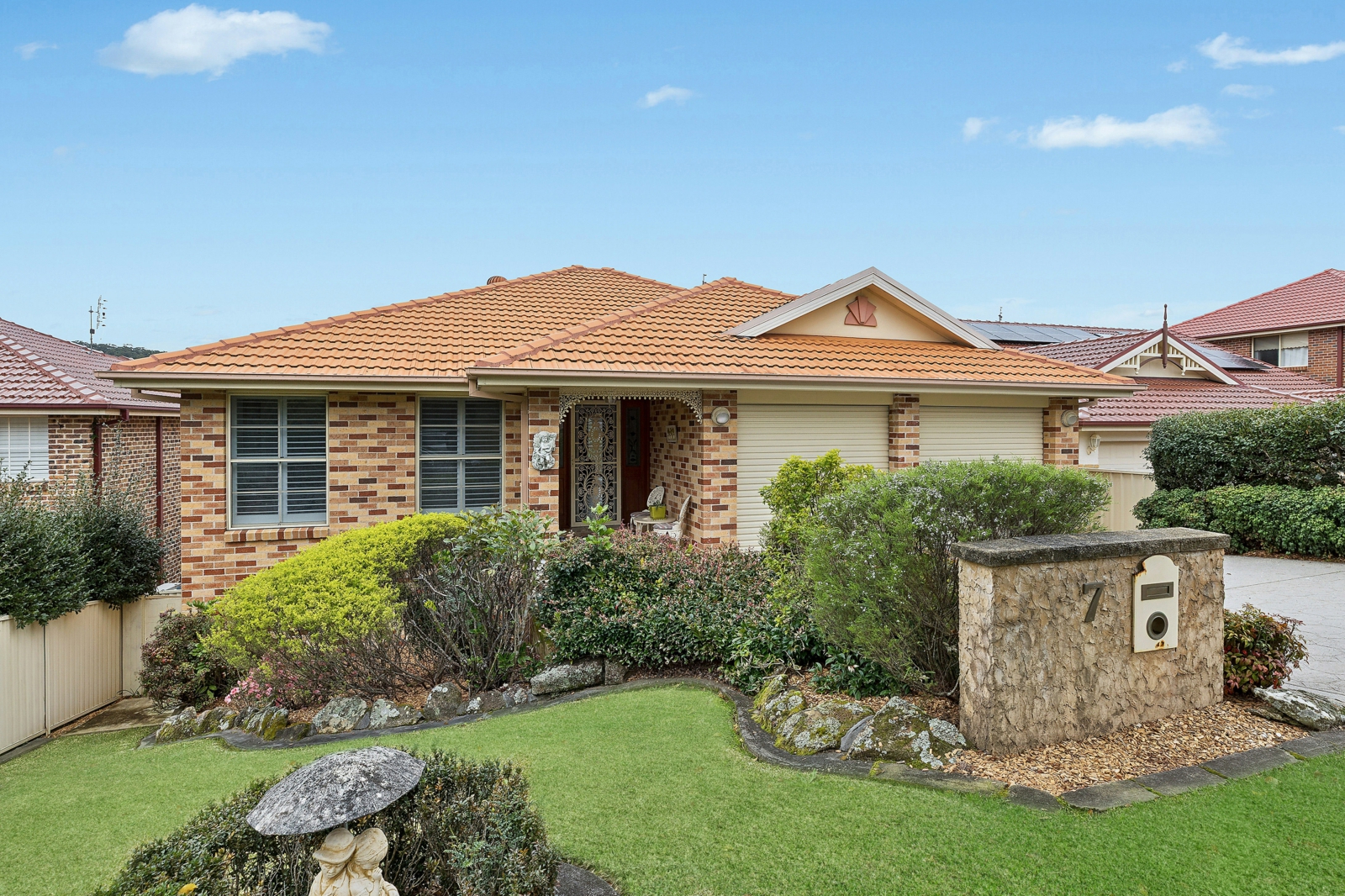 7 Robusta Close,Erina
