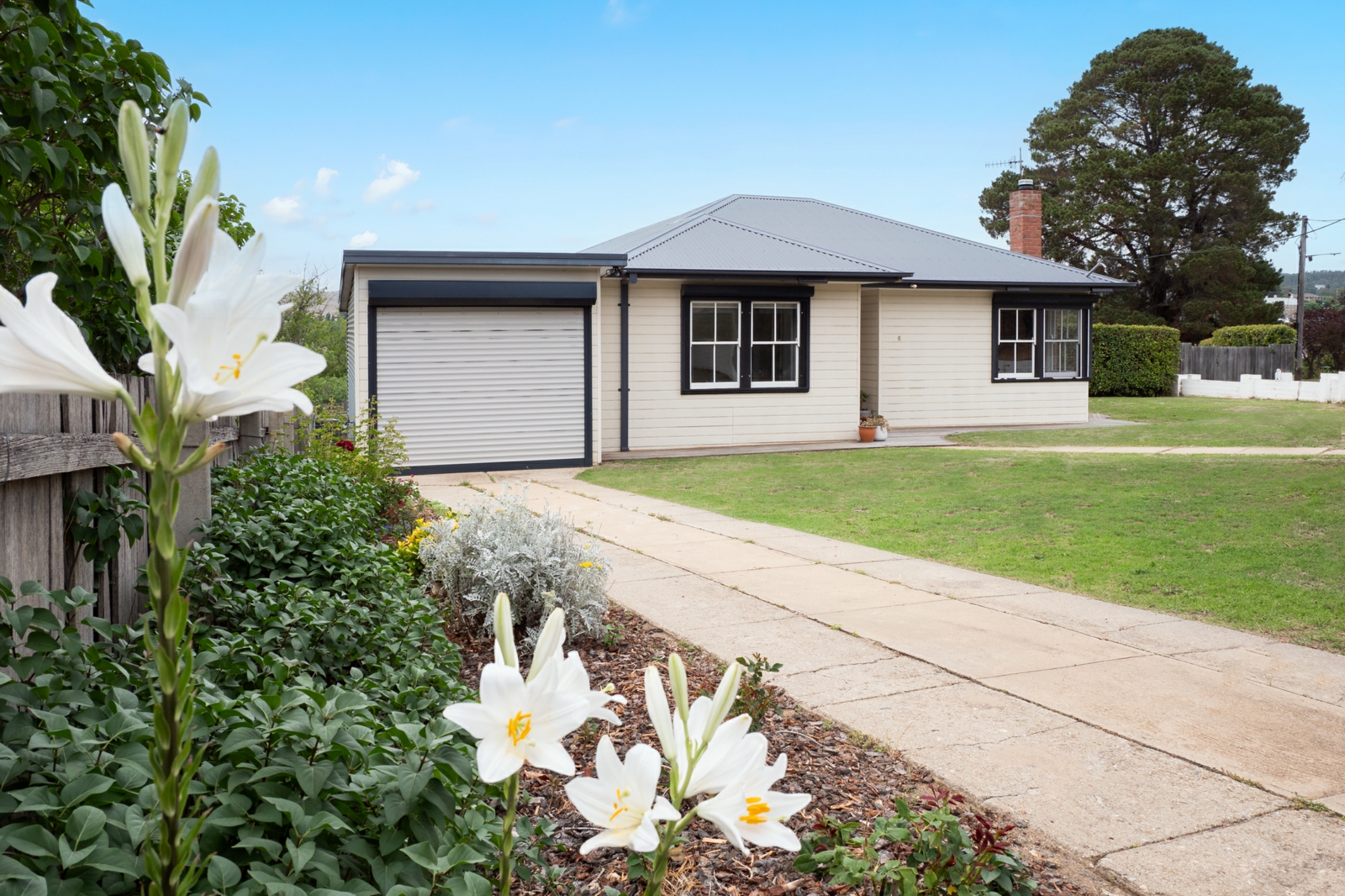 6 Smith Street, COOMA