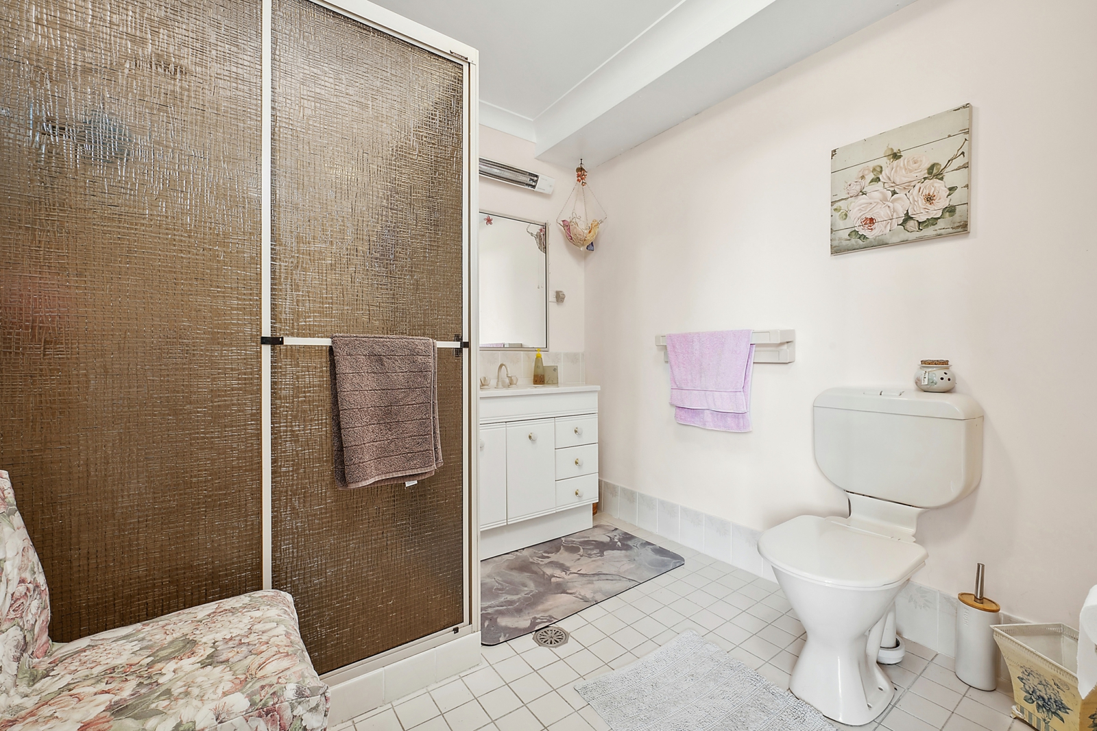 Granny flat Bathroom Sowing Room