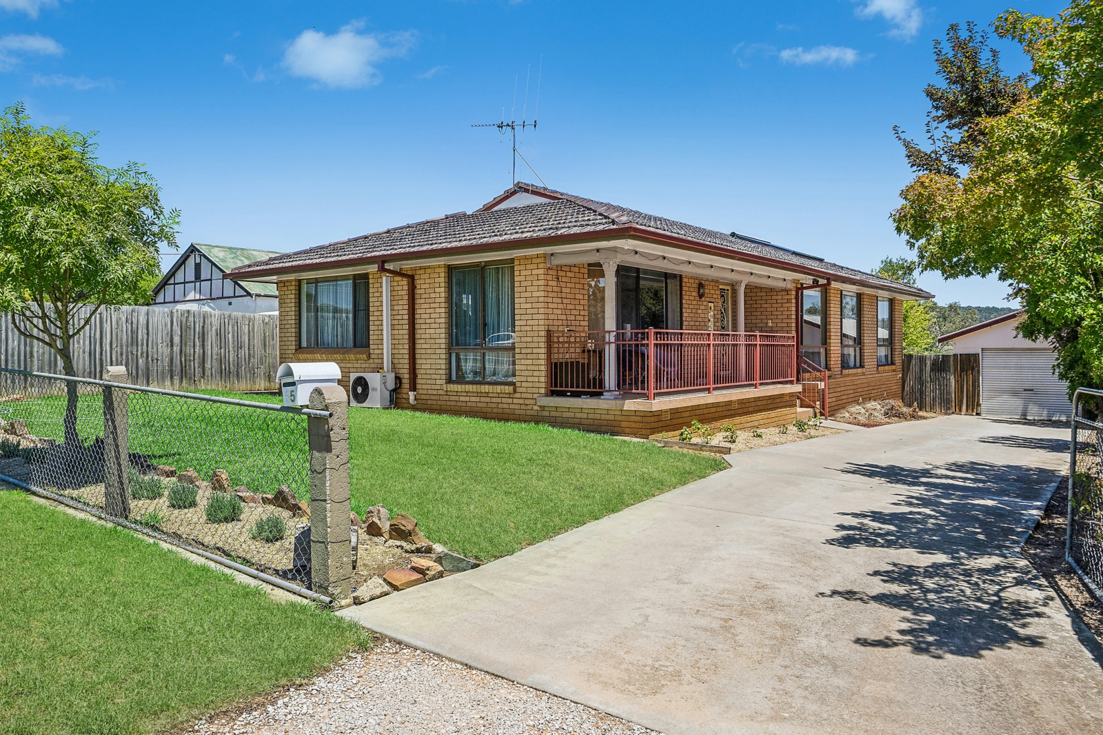 65 Phillip Street, MOLONG