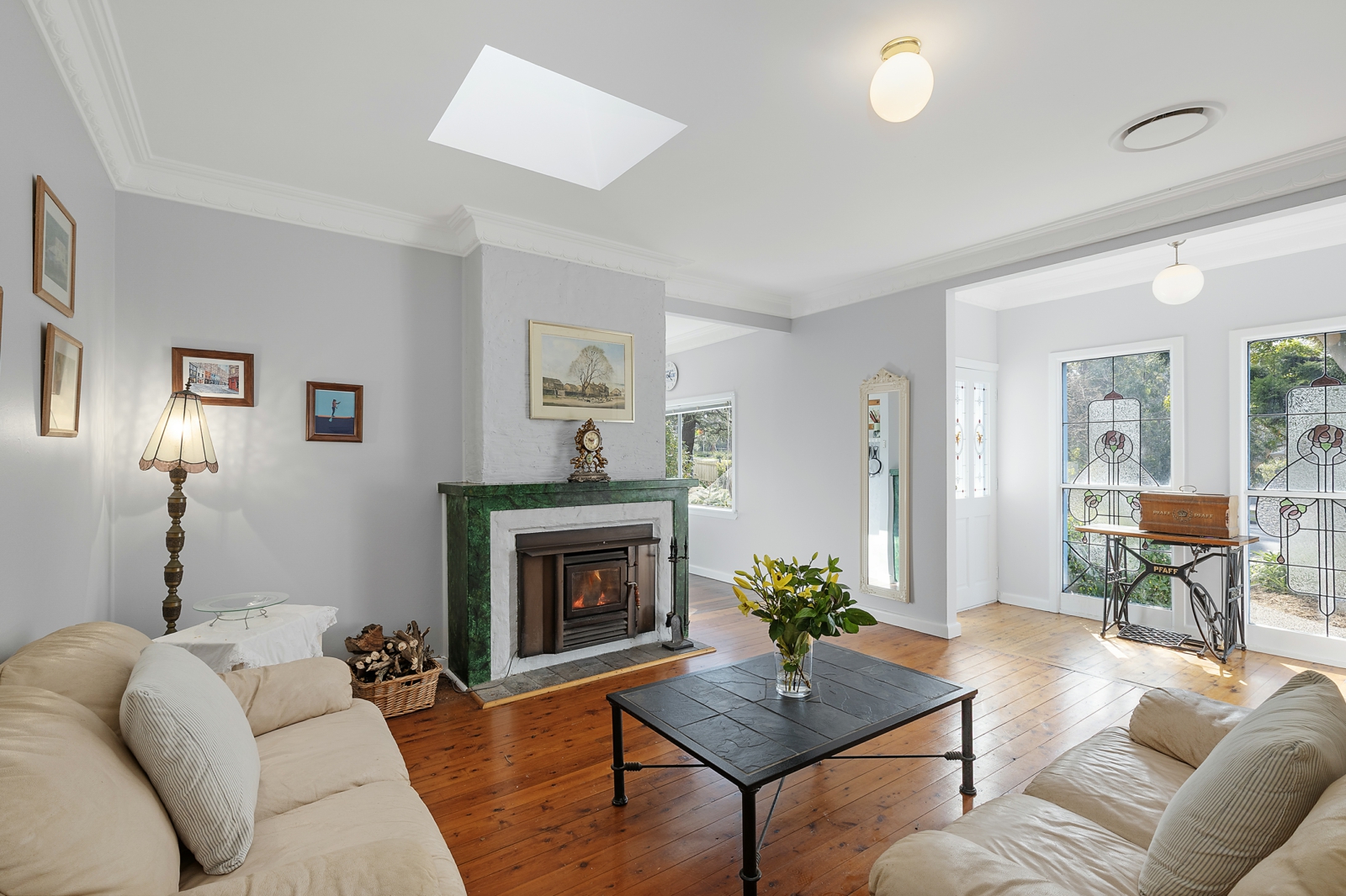 25 Berowra Waters Rd, Berowra_Lounge.jpg