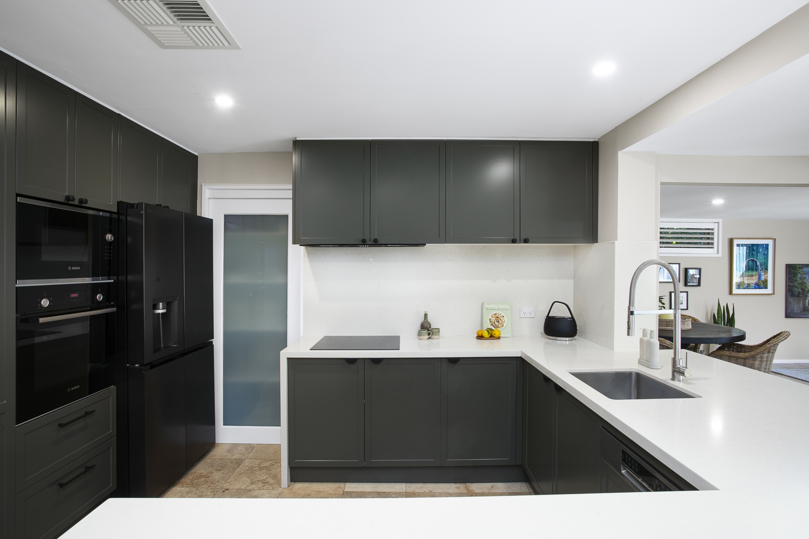 98215Kitchen-hires.jpg
