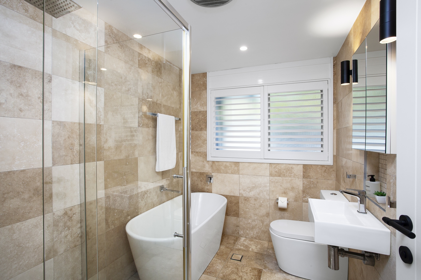 36453Bathroom-hires.jpg