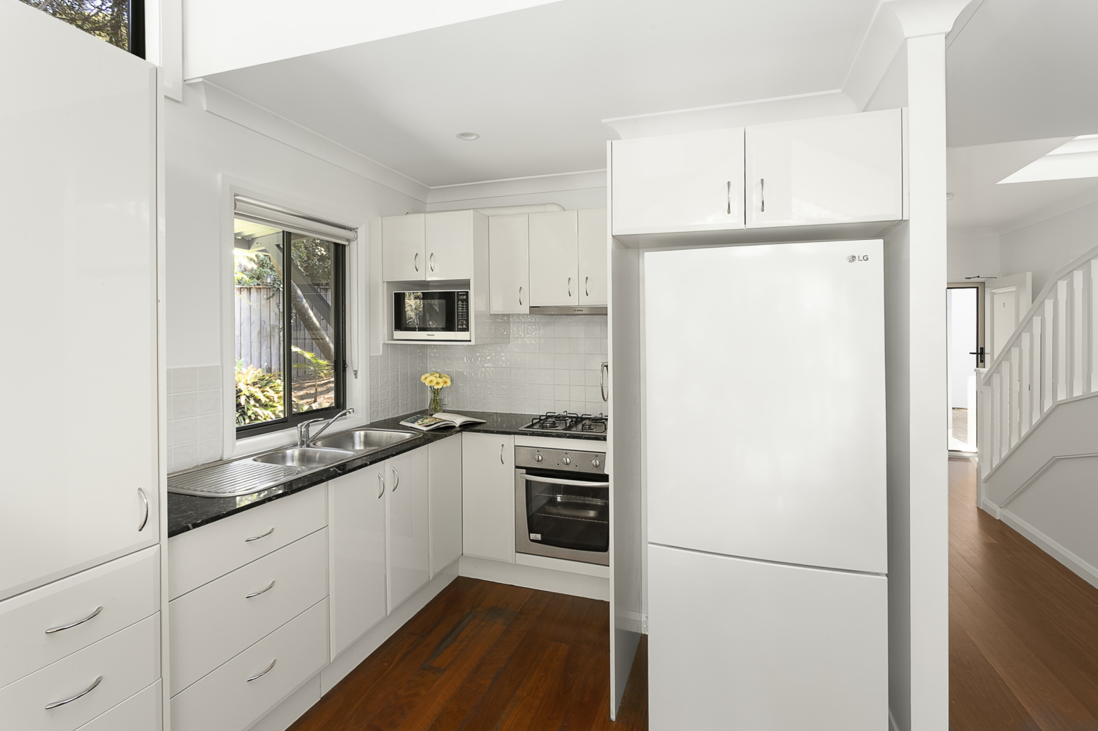 48903Kitchen-hires.jpg