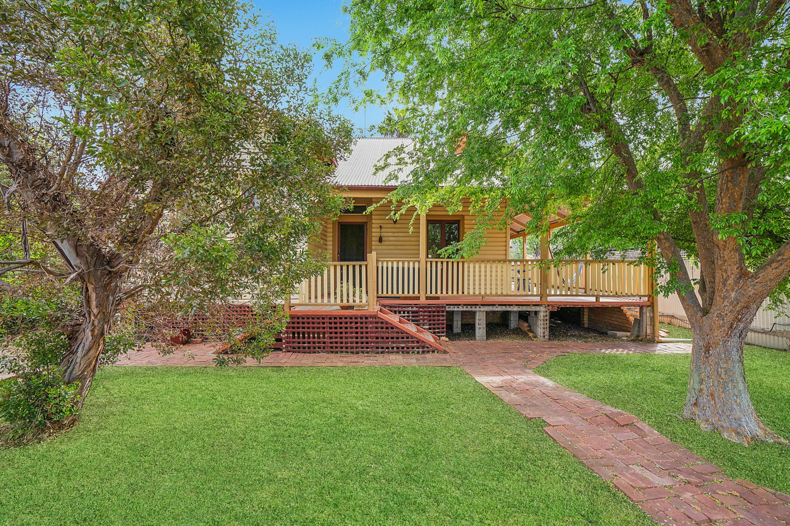 82 Adams Street, NARRANDERA