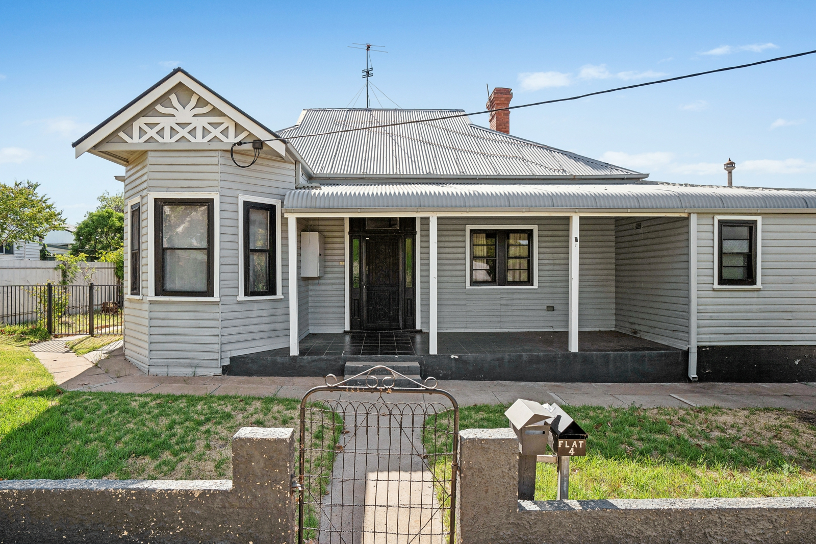 Front-01