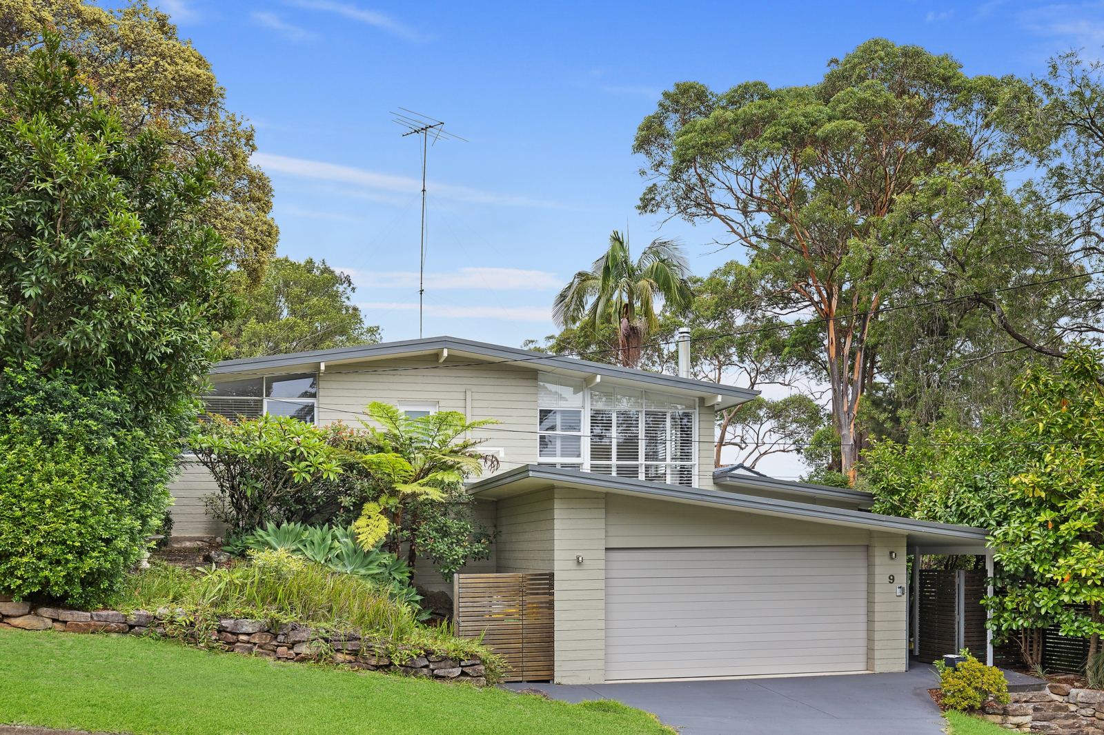 9 Meluca Cres, Hornsby_Facade.jpg