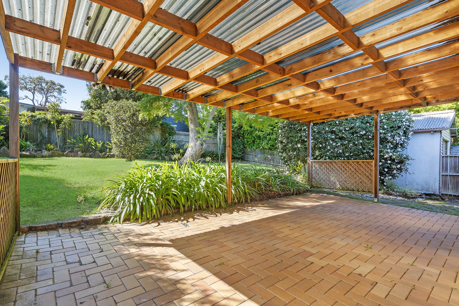 22 Bimbil Ave, Mount Colah_Alfresco.jpg