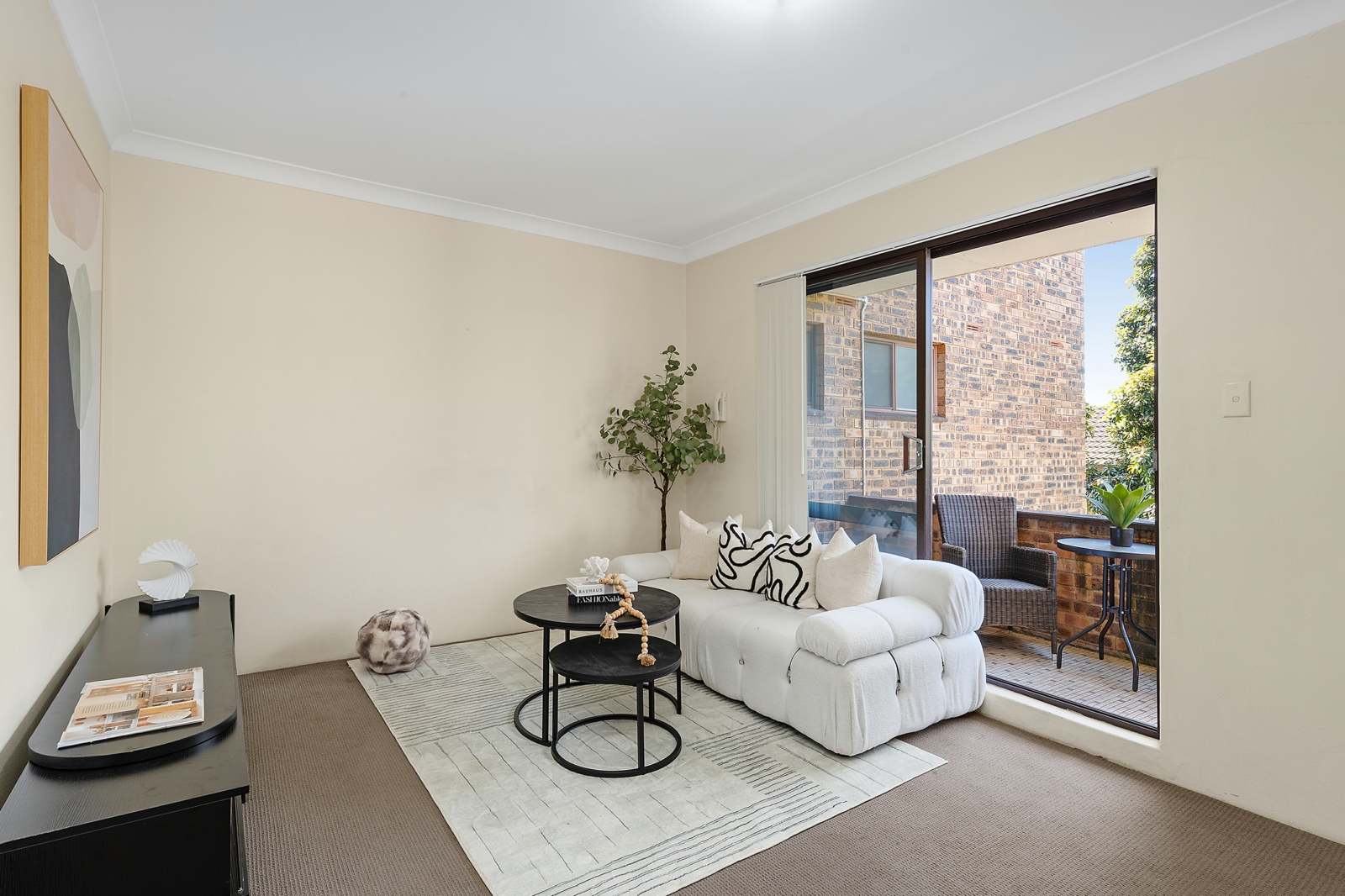 9_26 Burdette St, Hornsby_Lounge.jpg