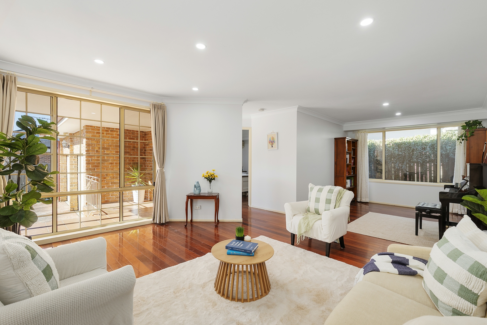 9A Lodge St, Hornsby_Lounge.jpg