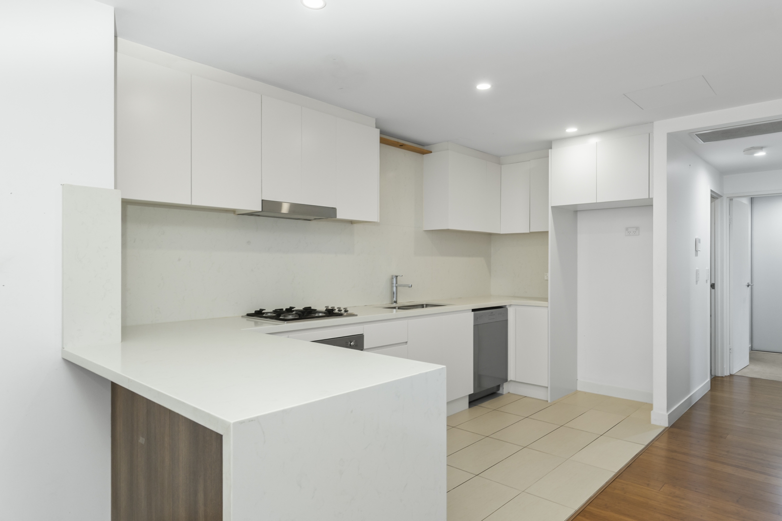 20_5 Waitara Ave, Waitara_Kitchen.JPG