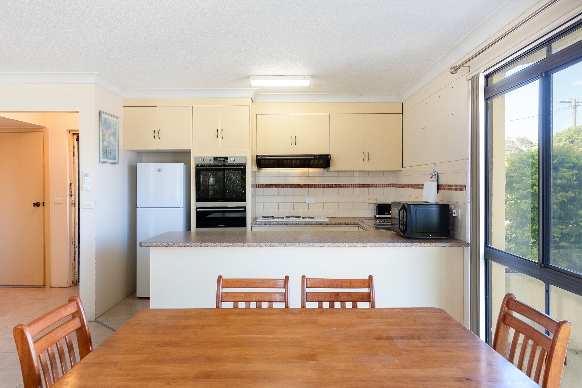 Dining : Kitchen