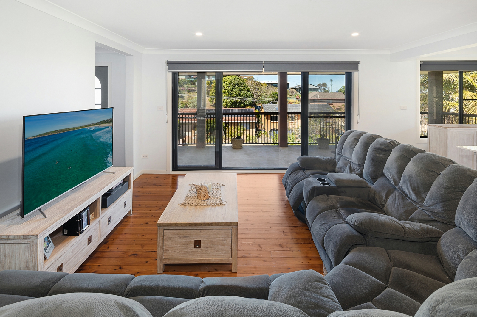 Living Area 2_Upper level