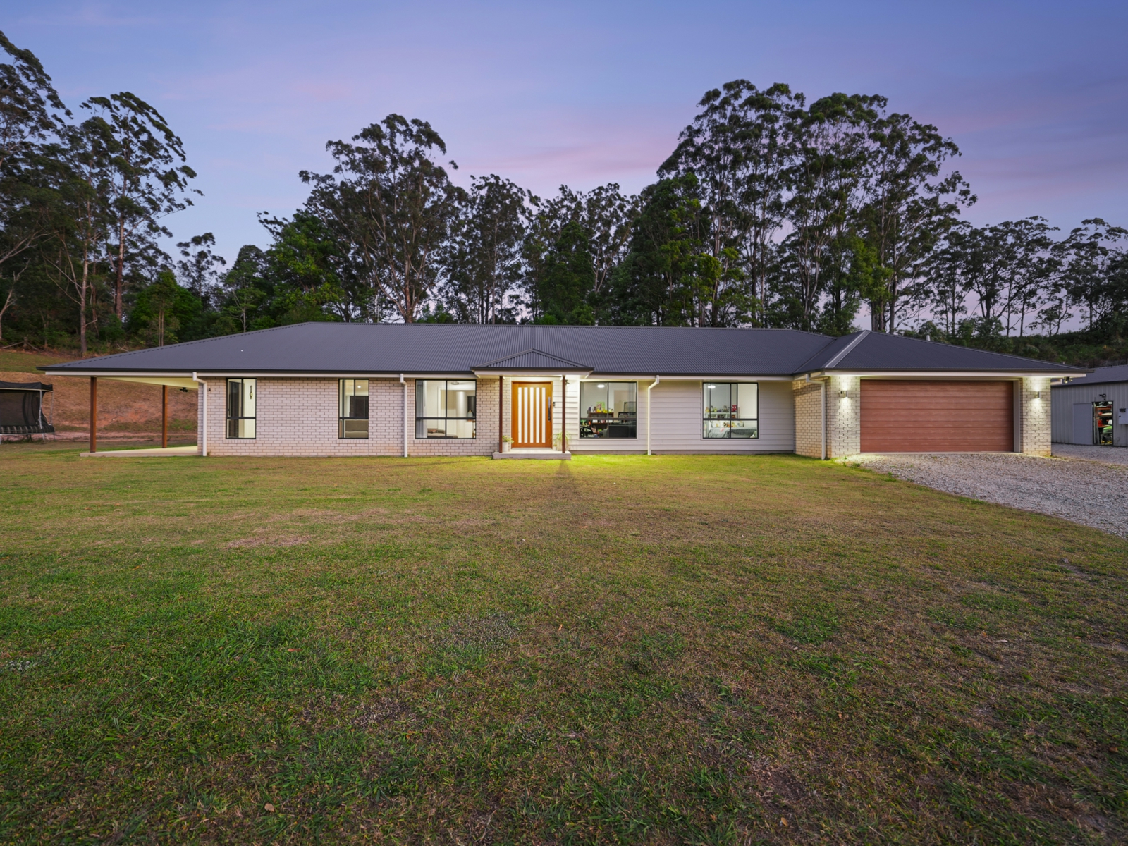 19 Saddleback Way,Newee Creek