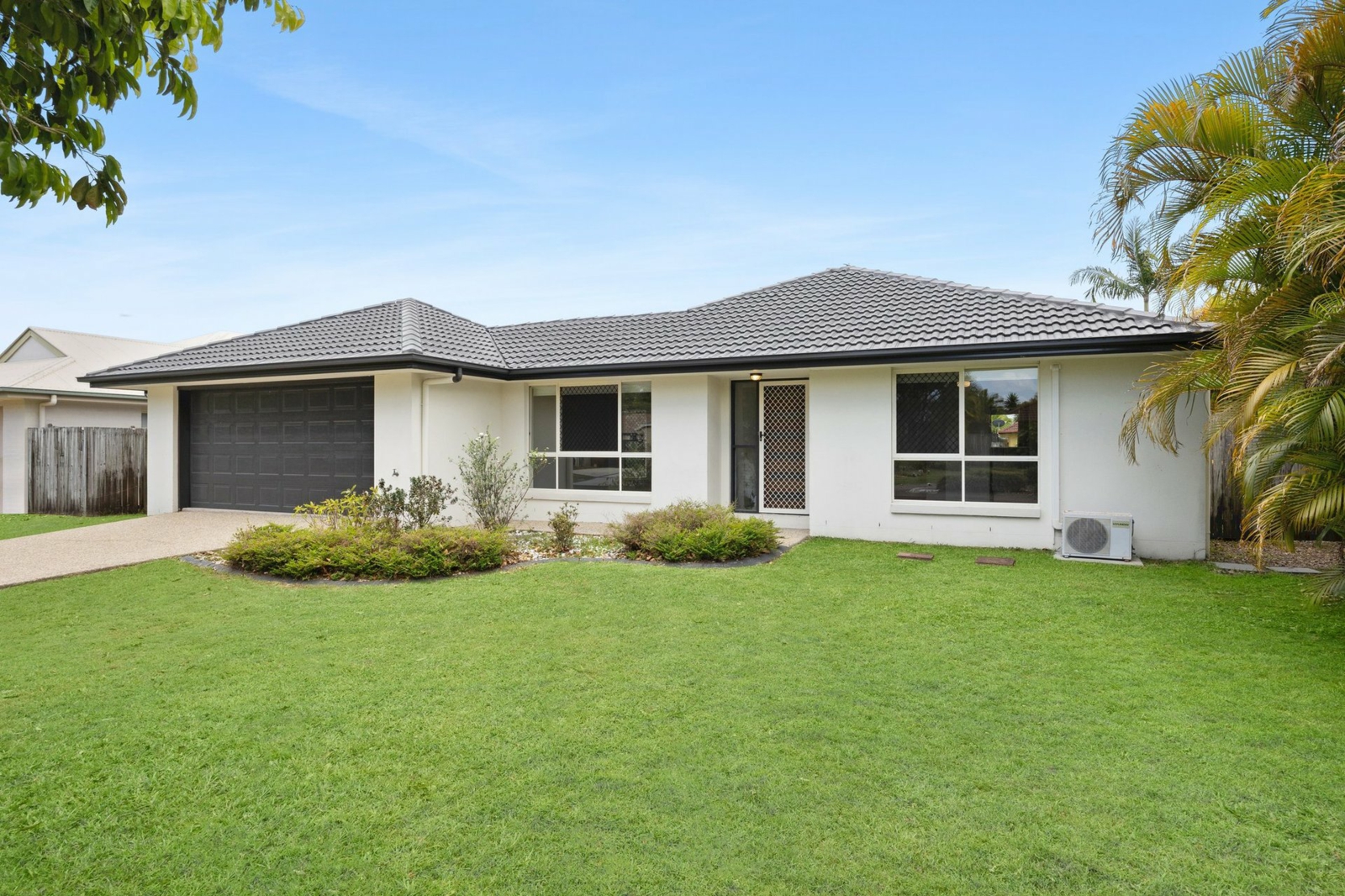 10 Pembroke Crescent,Sippy Downs
