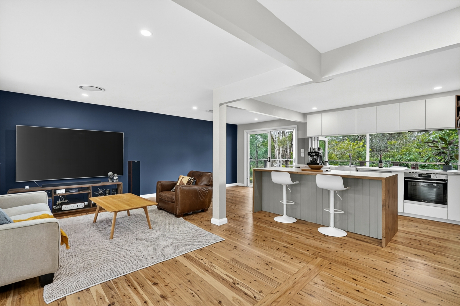29 Mitchell Drive Glossodia-2.jpg