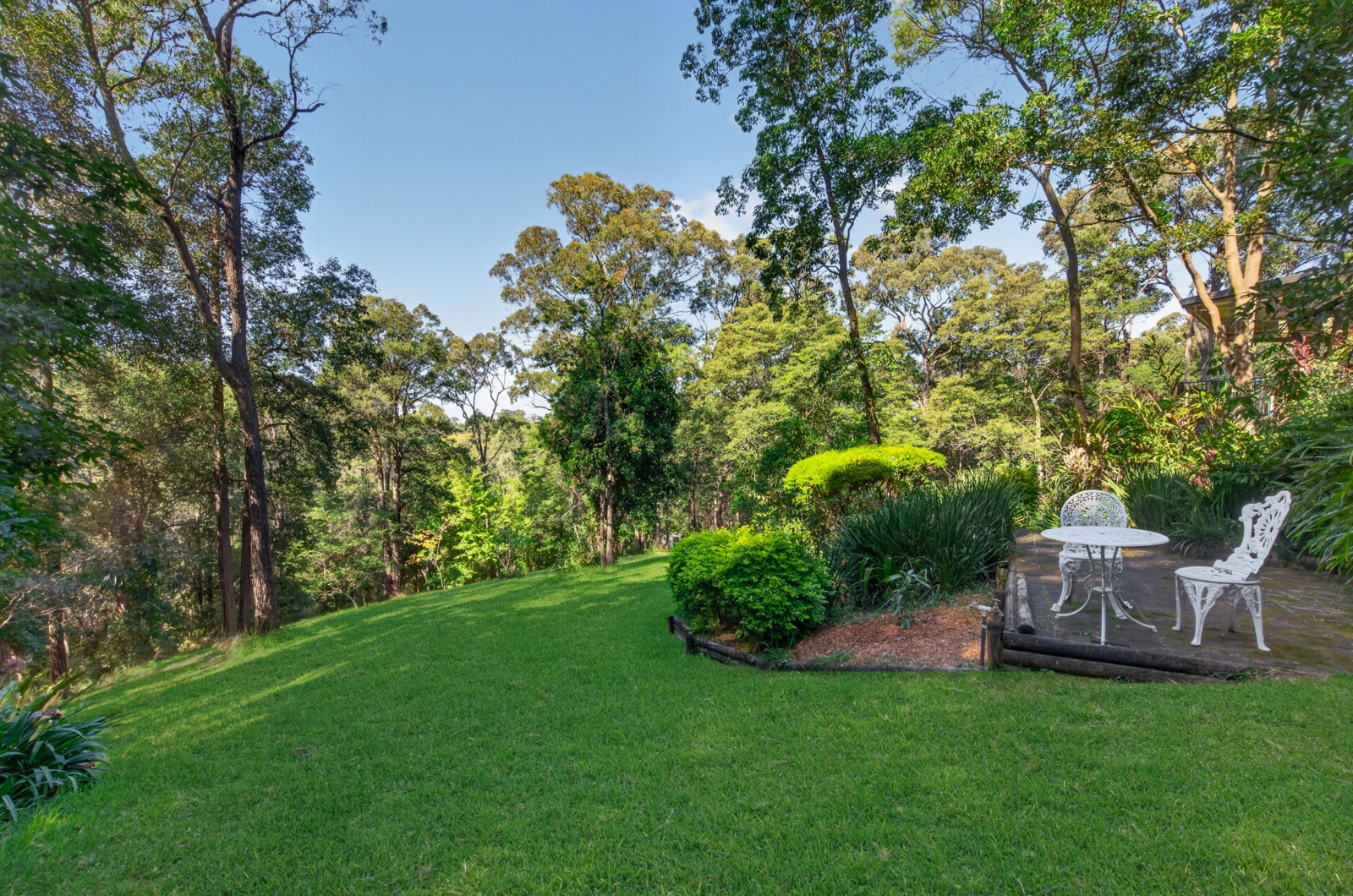 91 Serpentine Lane Bowen Mountain-3.jpg
