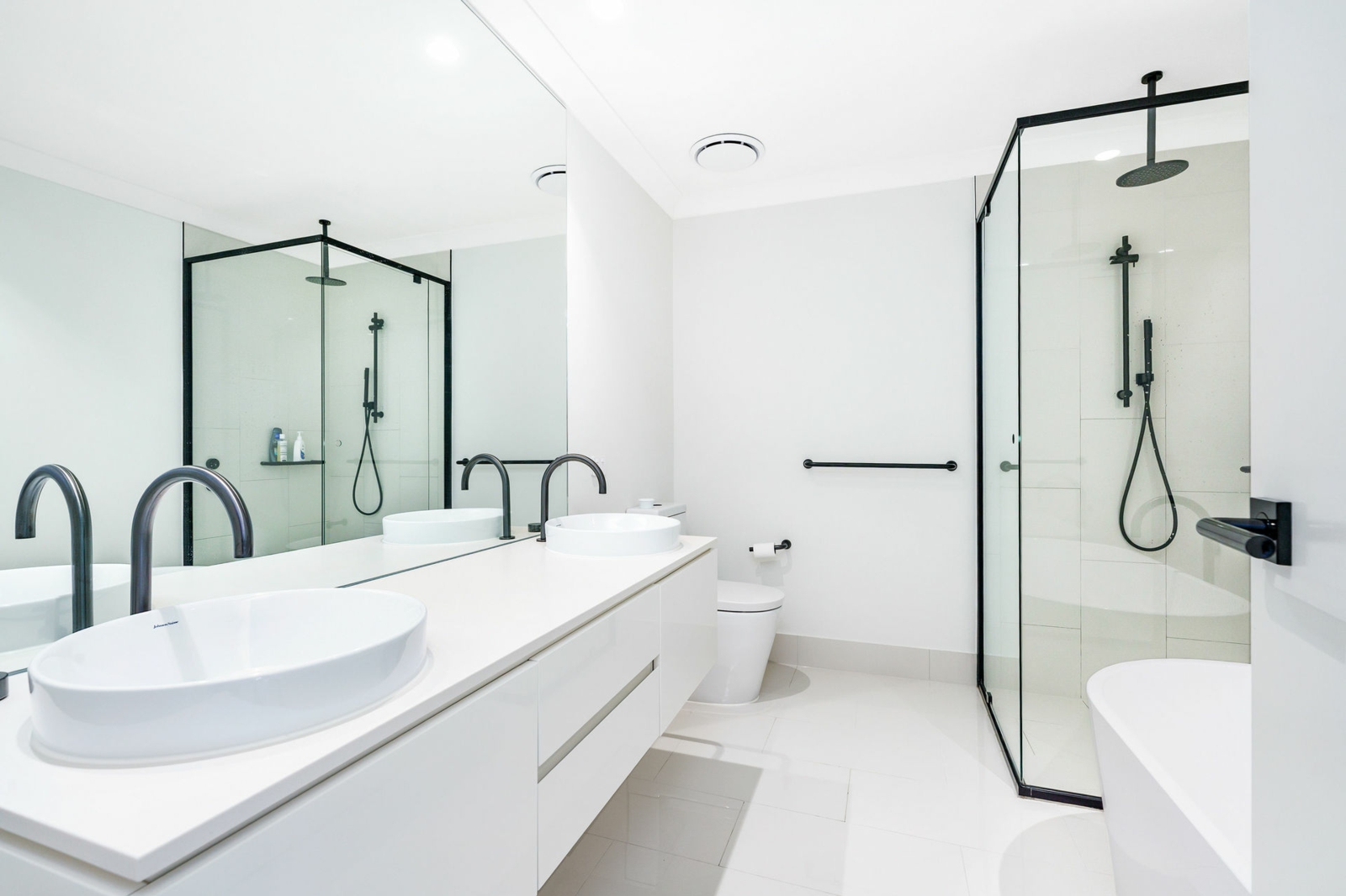 clover bathroom.jpg