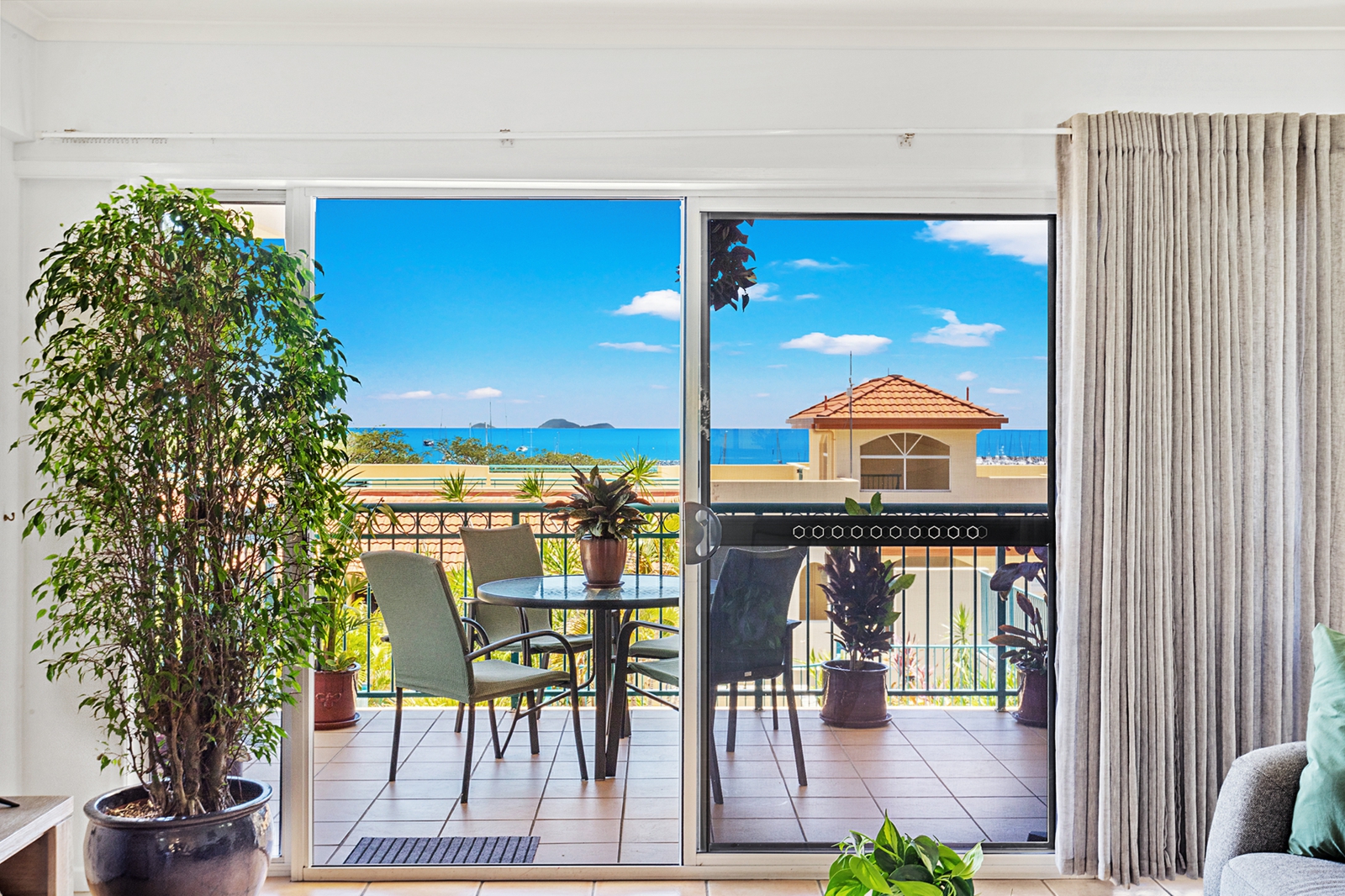 4/115 Shingley Drive,Airlie Beach