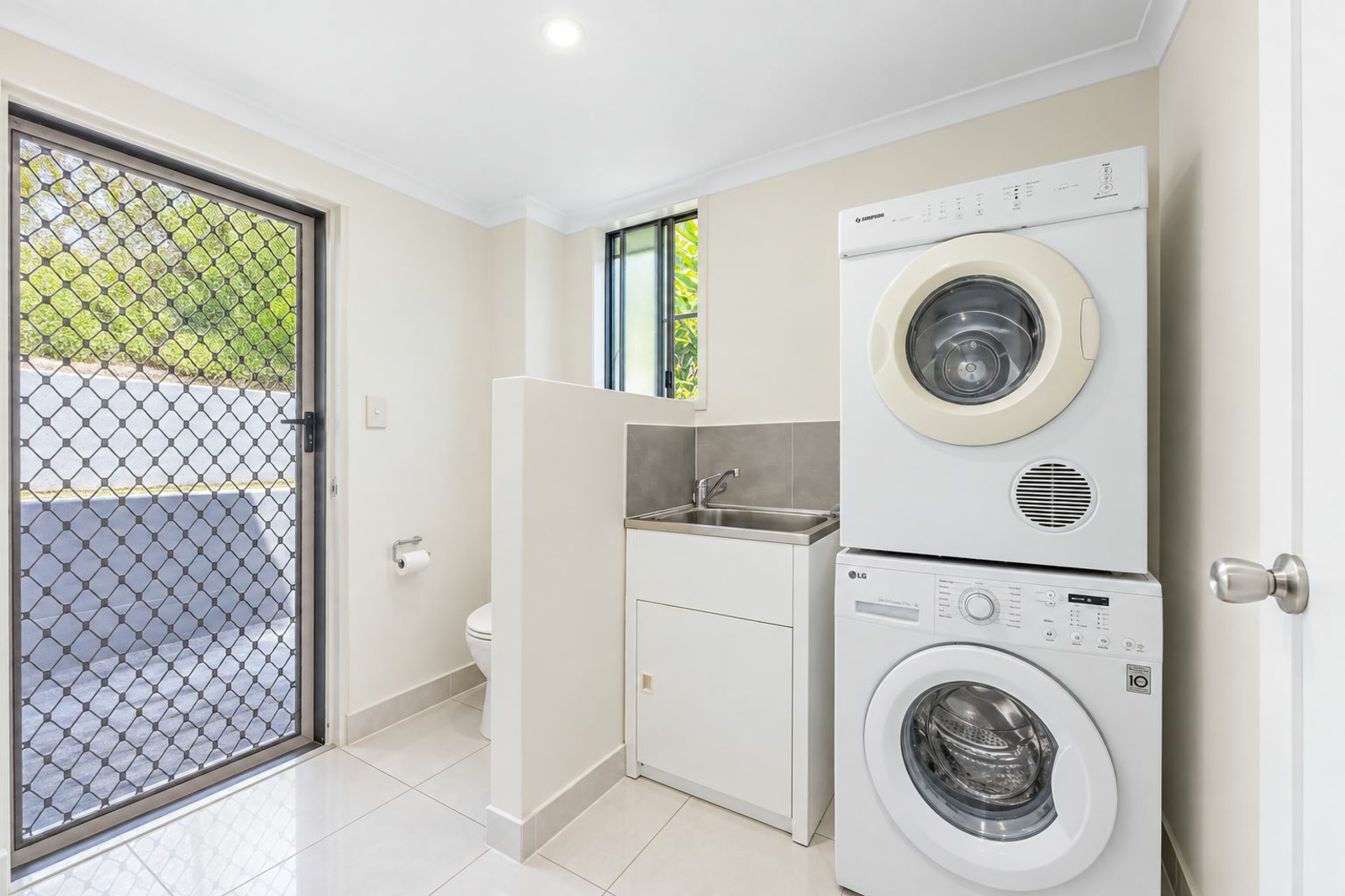 Laundry 1.jpg