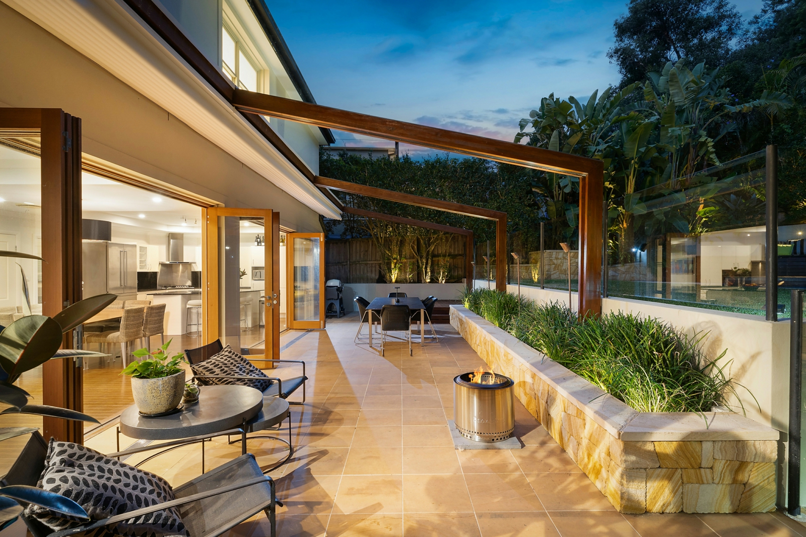 12 Sunnyside Crescent, CASTLECRAG