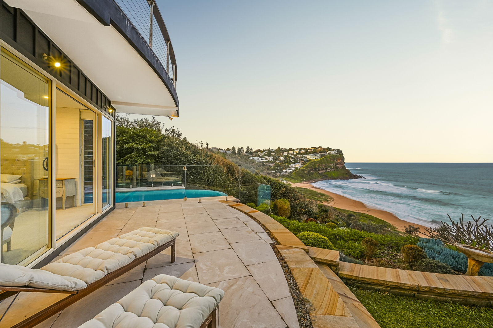 3 Beach Road, NEWPORT