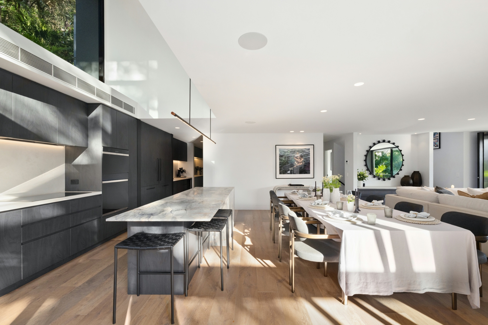 kitchen dining.jpg