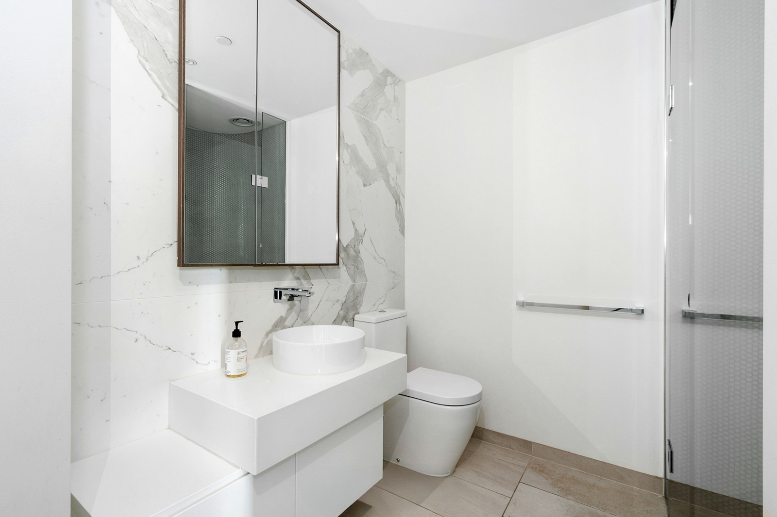 707/77 Queens Road,Melbourne