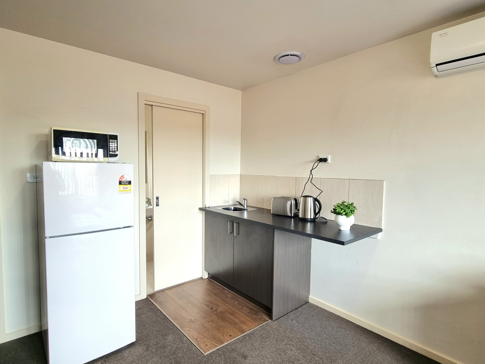 3A Tennyson Avenue, Clayton South - image 1