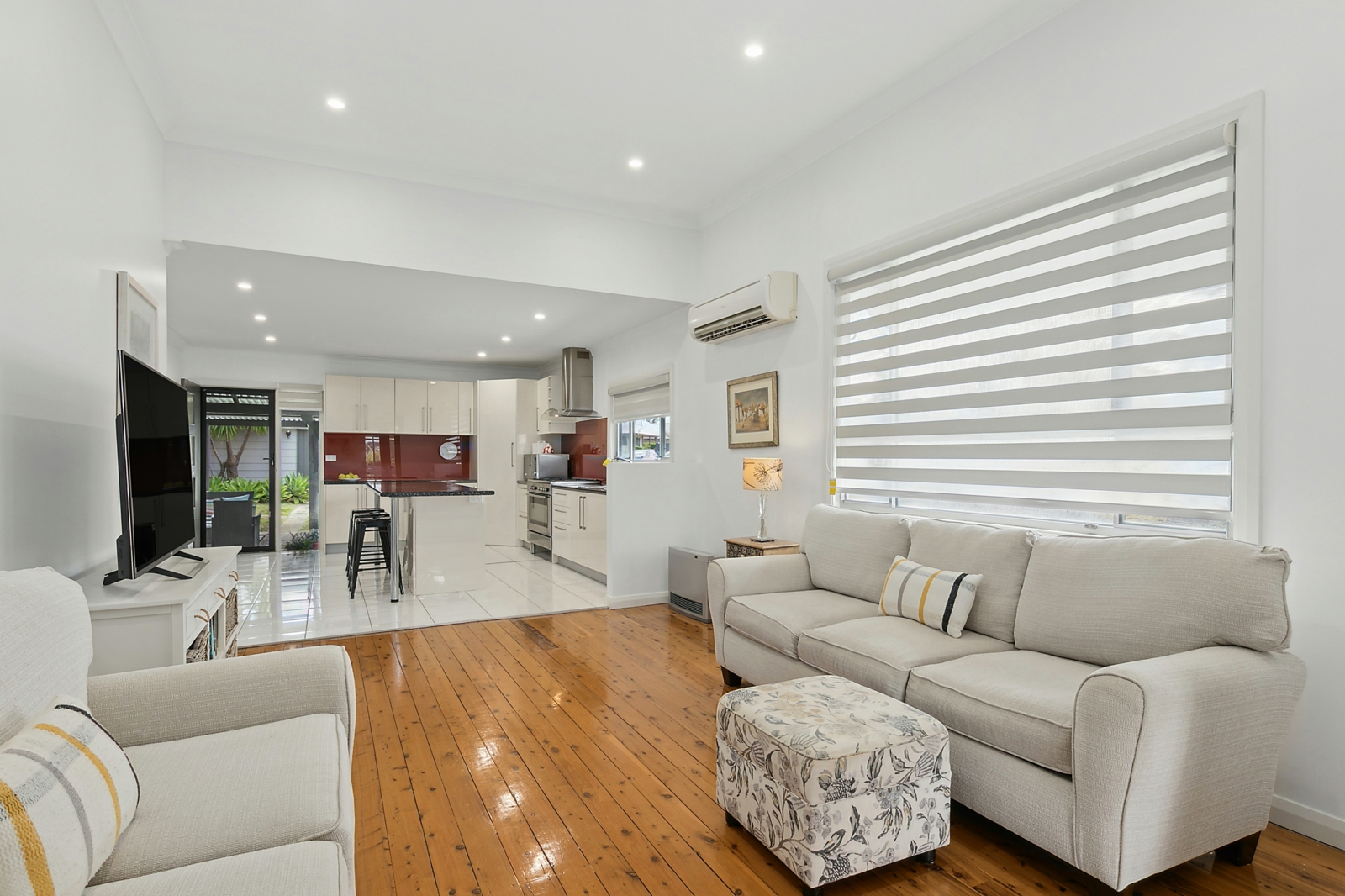 Living Room-02