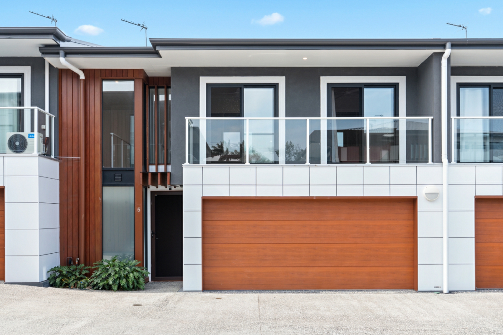 95 Johnston Street,Southport