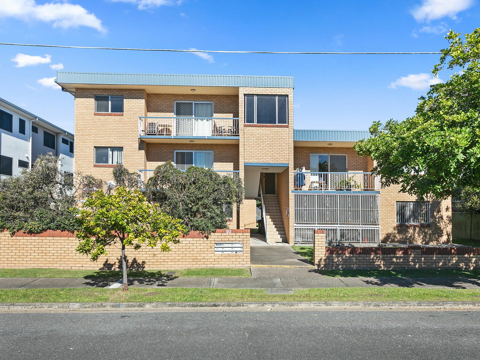 93 Dobson-5428-2.JPG