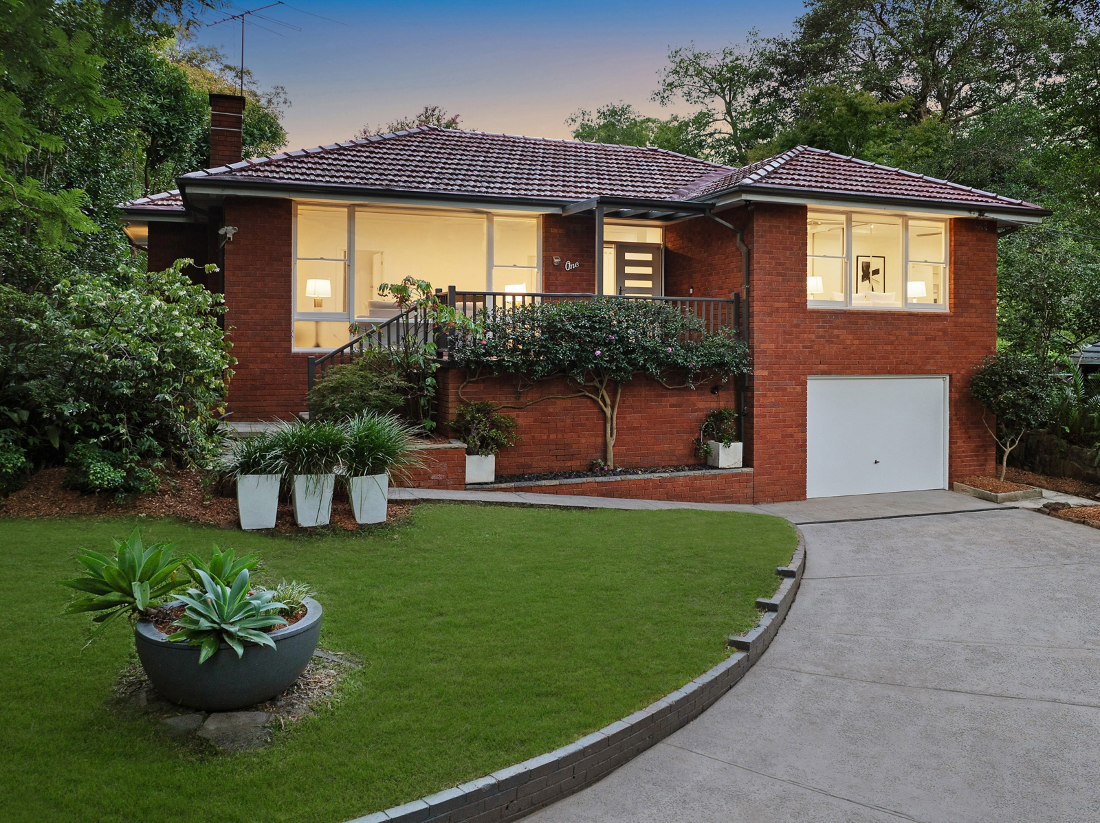 1 Fiona St, Beecroft_Facade Dusk.jpg