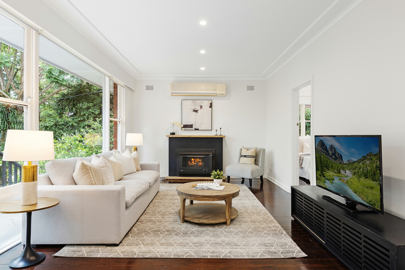 1 Fiona Rd, Beecroft_Lounge.jpg